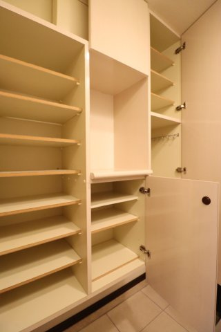 ロフティ諏訪野の収納