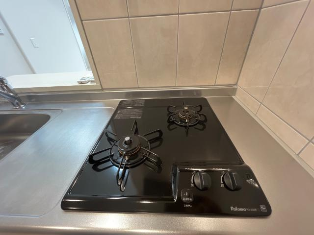 Tiara本町のキッチン|2口コンロ