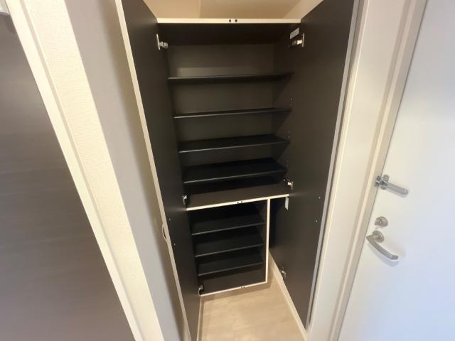 Tiara本町の収納|下駄箱
