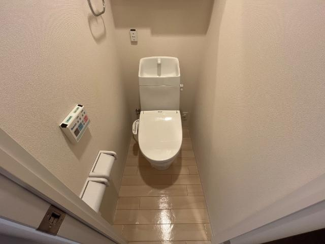 Tiara本町のトイレ|シャワー付トイレ