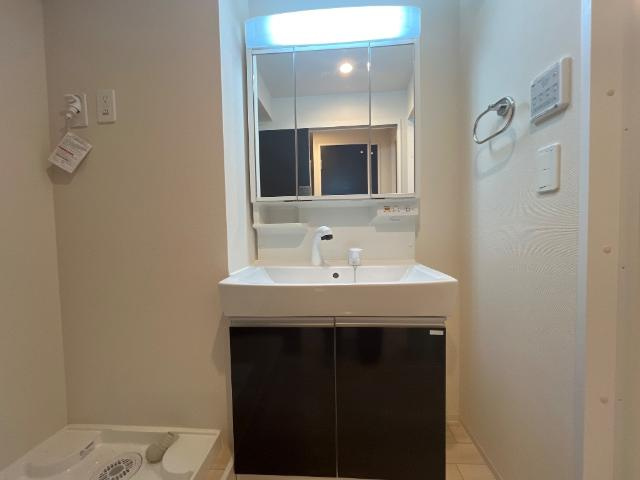 Tiara本町の洗面所|洗髪洗面化粧台