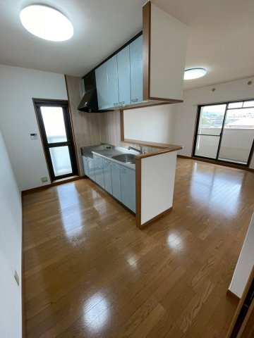 ルミエール合川の居間・リビング