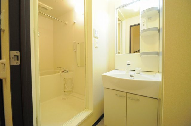 レオネクストブルーゼファーの浴室|設備・使用は号室により異なる為、現況を優先致します。