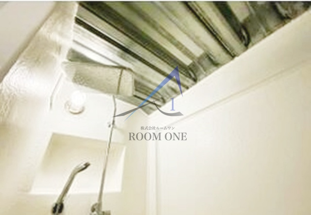 北沢４ビルの浴室|シャワールームです。