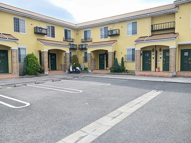 フォーリスト　ベルの駐車場