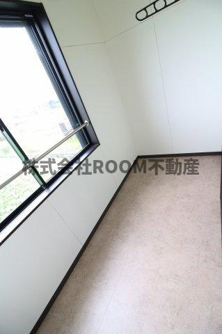 カシェットイン都北のバルコニー|暖かな日差しのふりそそぐバルコニー