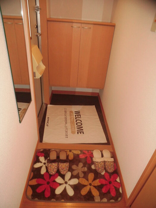 イーストレイクサイド A棟の玄関