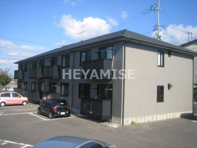 イーストレイクサイド A棟の外観