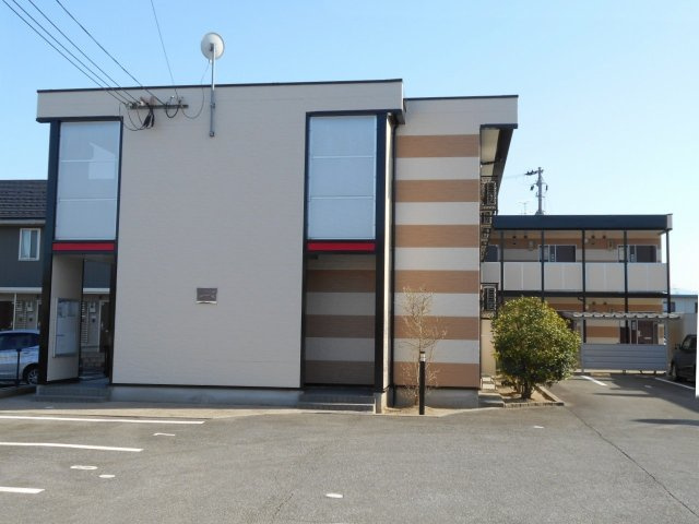 レオパレス日進の外観