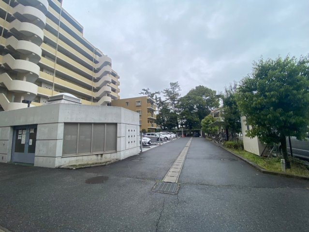リーベスト東中山の駐車場