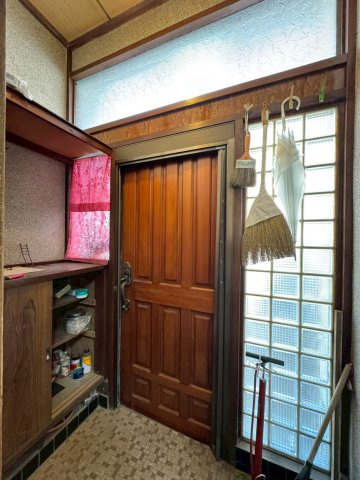 所沢市若松町中古戸建ての玄関