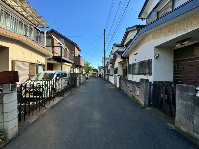 所沢市若松町中古戸建ての前面道路含む現地写真