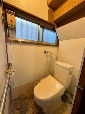 所沢市若松町中古戸建てのトイレ