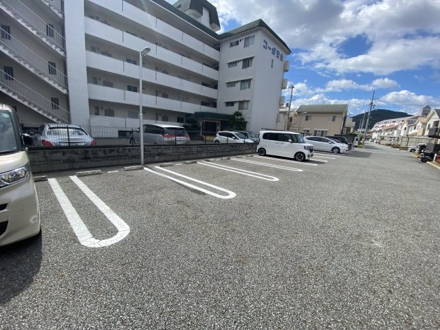 グランヒル青山の駐車場