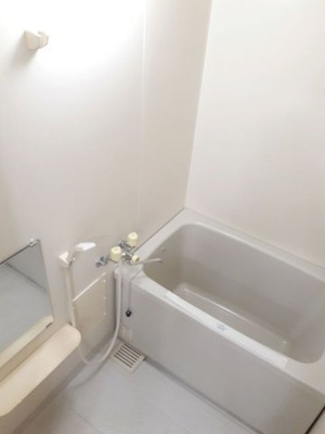 【浴室】 | ホワイトルーム飯村Ｆ | 日々の疲れを癒すお風呂付です