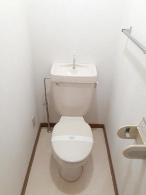 【トイレ】 | ホワイトルーム飯村Ｆ | ゆったりとした空間のトイレです