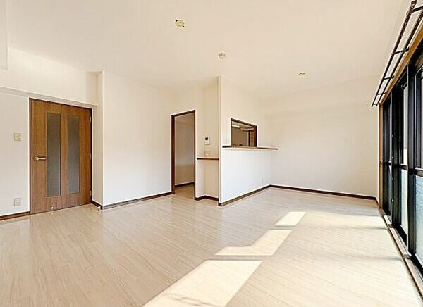 グランドメゾン神ノ倉の居間・リビング