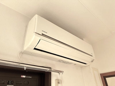 【設備】 | サン・ヒル7 | 暑い夏や寒い冬に大活躍！リビングダイニングキッチンにあるエアコンです☆冷暖房完備で1年中快適に過ごせます♪
