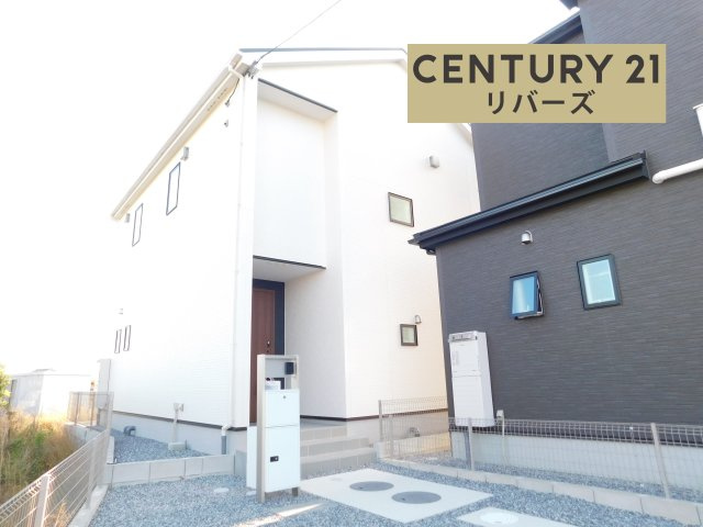 稲沢市祖父江町祖父江江東の新築一戸建の外観|◇１号棟◇　　新価格！！いつでもご案内致します！（お問合せ当日、平日、水曜、夜間でもＯＫ）　長期優良住宅！　敷地面積７０坪超！　駐車最大５台ＯＫ♪　南面に人工芝の広い庭付き！