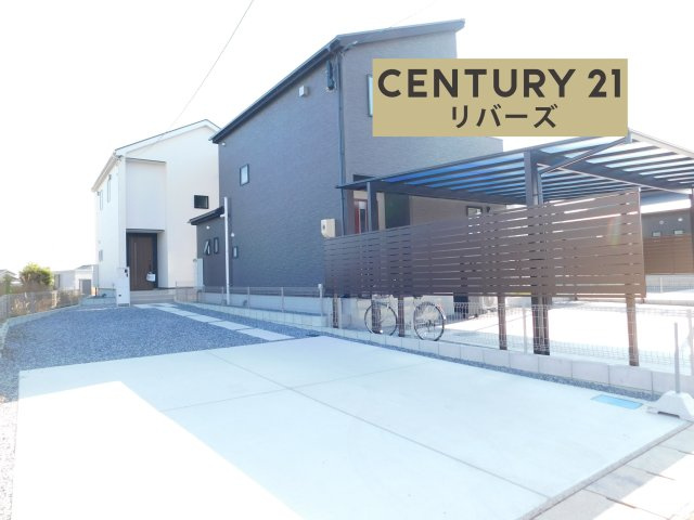 稲沢市祖父江町祖父江江東の新築一戸建の前面道路含む現地写真|◇１号棟◇　　新価格！！いつでもご案内致します！（お問合せ当日、平日、水曜、夜間でもＯＫ）　長期優良住宅！　敷地面積７０坪超！　駐車最大５台ＯＫ♪　南面に人工芝の広い庭付き！