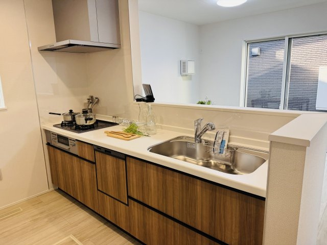 八王子市　大和田町　新築一戸建て　２４ー１期のキッチン|～使い勝手の良いシステムキッチン～