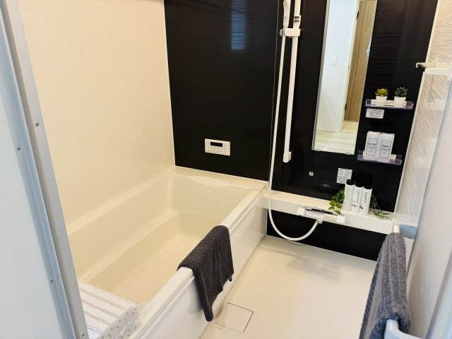 八王子市　大和田町　新築一戸建て　２４ー１期の浴室|～のびのびくつろげるバスルーム　１日の締めくくりに癒やしのバスタイムを～
