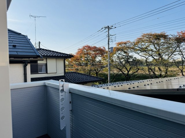 八王子市　大和田町　新築一戸建て　２４ー１期のバルコニー|～2部屋から出入り可能なバルコニーです～
