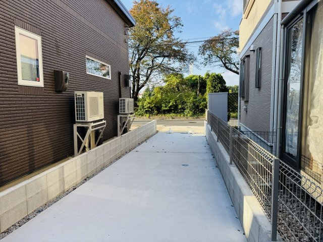 八王子市　大和田町　新築一戸建て　２４ー１期の駐車場|～2台駐車可能カースペース付き～