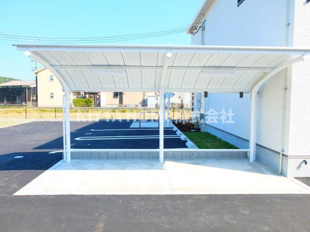 丹波篠山市杉のアパートのその他共用部分|屋根付きの駐輪場は無料です♪