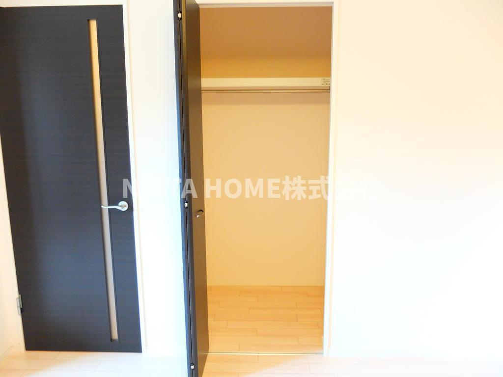 丹波篠山市杉のアパートの収納|たっぷり収納できるクローゼット♪