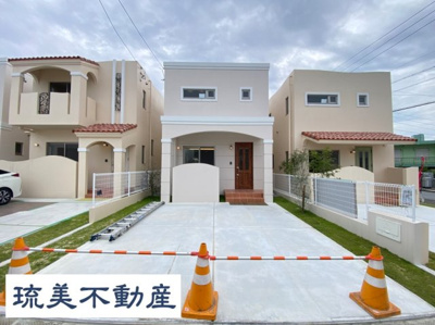 【外観】 | 南城市玉城船越Ⅱ（全11棟）10号棟 | 10号棟　並列駐車2台完備♪