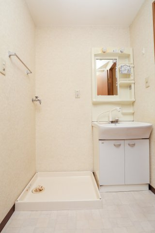 ラ・セゾンソレイユの洗面所|シャワー付き洗面台