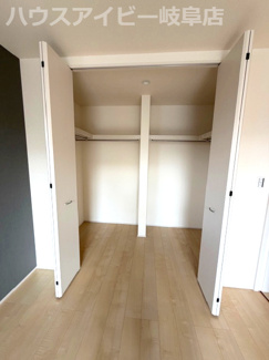 【収納】 | 岐阜市池ノ上町新築建売限定1邸！最寄りのバス停徒歩1分！小学校まで徒歩10分です♪お車3台可能！ | 岐阜市池ノ上町新築建売限定1邸！最寄りのバス停徒歩1分！小学校まで徒歩10分です♪お車3台可能！