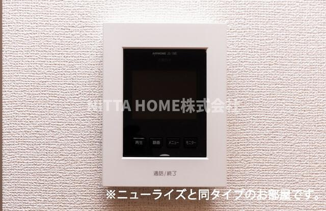 ゼファー・ガーデンのセキュリティ|【イメージ写真図】モニタ付きインターホンを完備☆