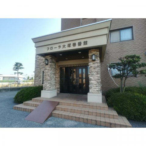 フローラ大塚壱番館のエントランス