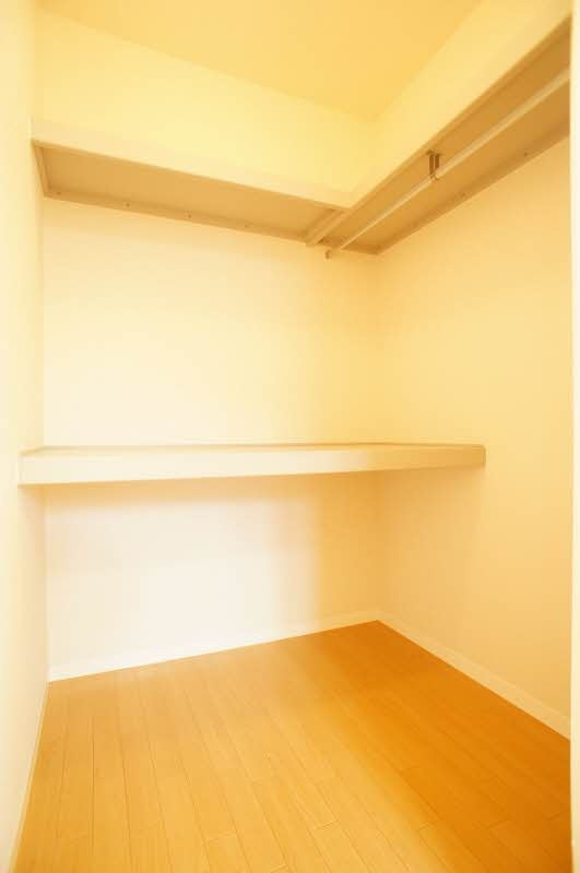 ツバサハイツ Aの収納|ウォークインクローゼット
