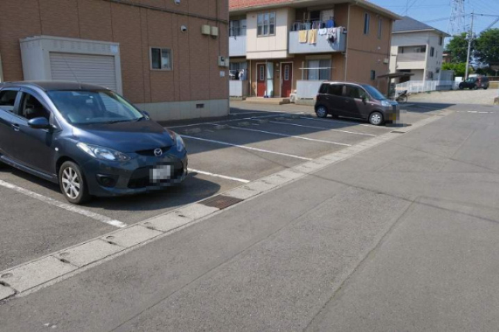ツバサハイツ Aの駐車場|駐車場2台無料です♪