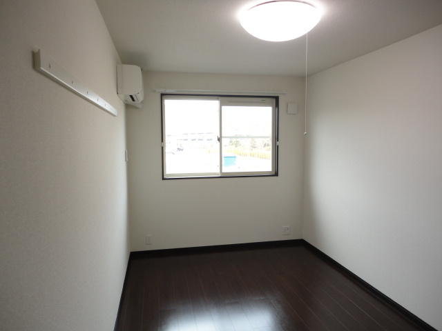 リバレインの設備|洋室（北側、エアコン付）