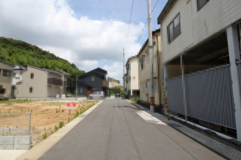 薊野東町　2号地　建築条件付　売土地の前面道路含む現地写真