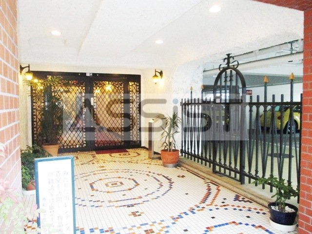 秀和桜丘レジデンスのロビー