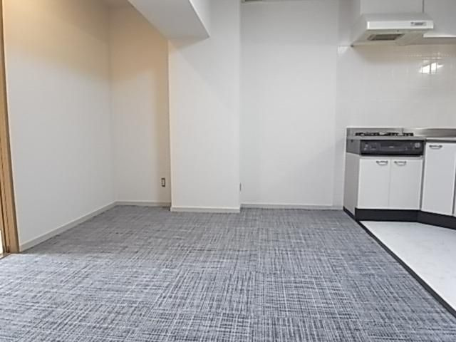 秀和桜丘レジデンスの居間・リビング