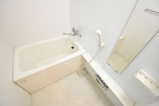 秀和桜丘レジデンスの浴室|※他号室の参考写真です。