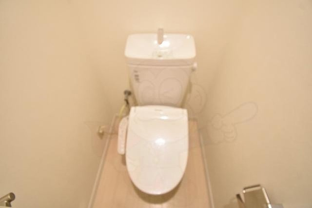 秀和桜丘レジデンスのトイレ|※他号室の参考写真です。