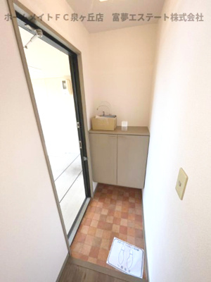 【玄関】 | ドミール | ※イメージ　同物件別号室の写真