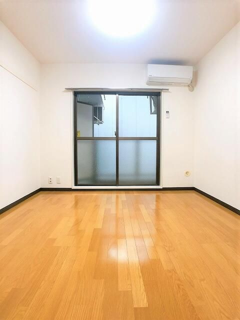 アーデル町屋の居間・リビング