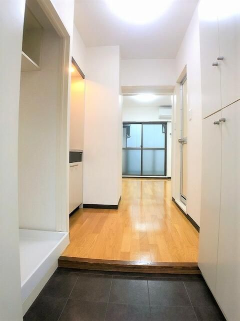 アーデル町屋の玄関