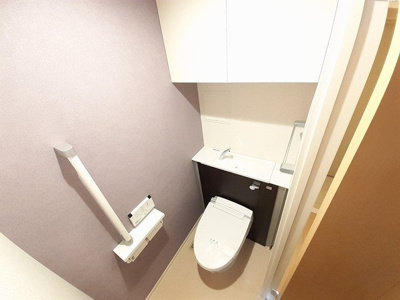 【トイレ】 | アンドーバーテラス識名 | ゆったりとした空間のトイレです