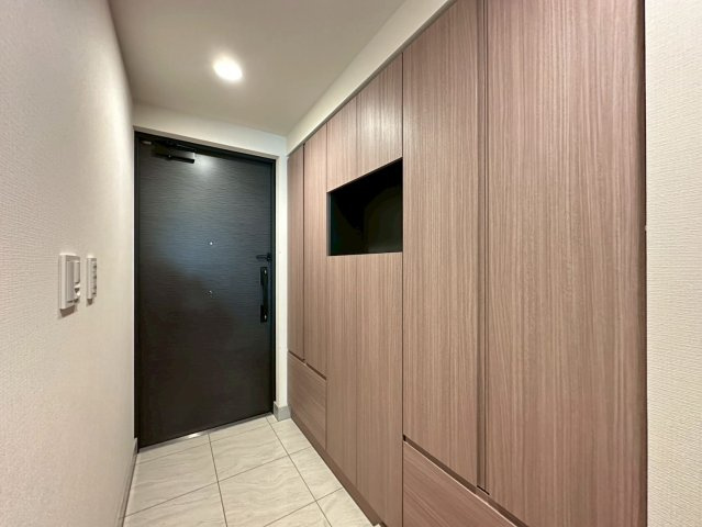 プレミスト藤が丘シーズンフェイスの玄関