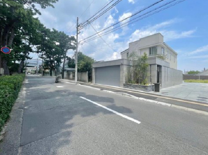 浜芦屋町　売土地の前面道路含む現地写真
