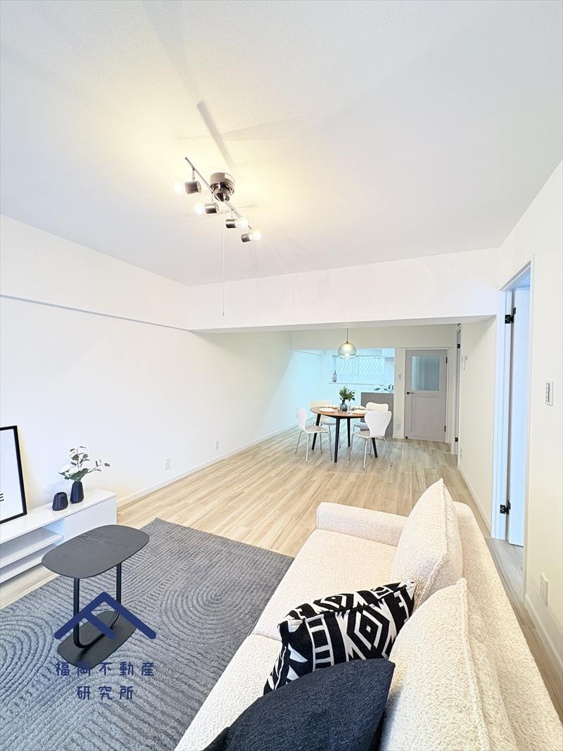 住吉ハイツの居間・リビング